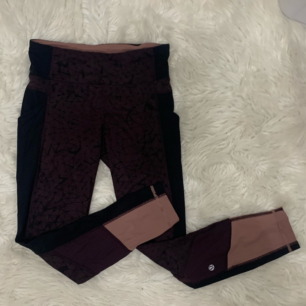 Lululemon size 6 yoga pants